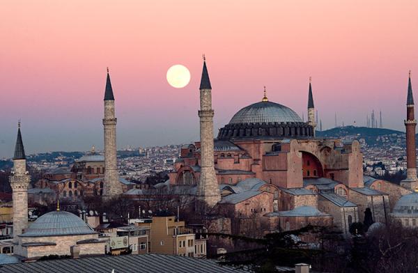 Turkey Turkeys Geographic, Cultural and Tourist Guide: A Comprehensive Overview of Ancient Heritage and Modern Attractions